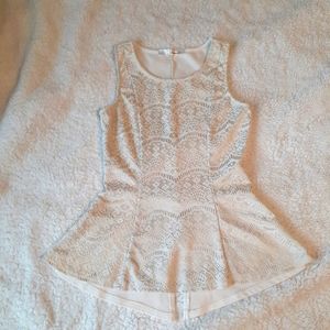 Woman's Sleeveless Lace Top Size Small